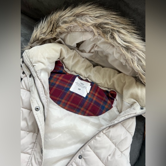 Two H&M vests - Picture 3 of 11